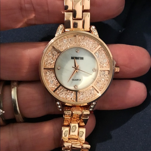 NWT Croton “Manhattan” Rose Gold Panther Link Watch, 7 1/2” - Picture 4 of 12